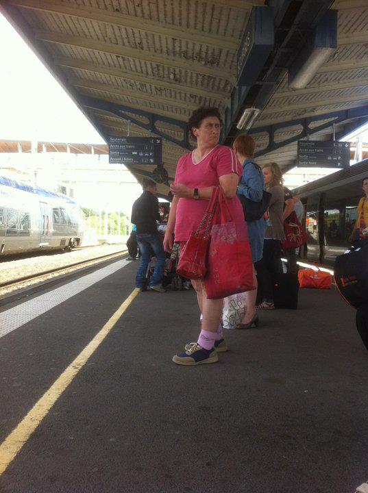 J’ai vu le sosie de Johnny Cash en gare de Vierzon mais c’était une femme en short rose.