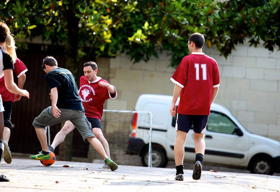 « Il aurait du jouer pour la juv’ mais en fait il a signé au FC Geugnon, c’est triste ! »