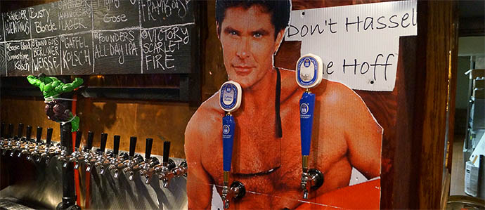 « J’étais serveuse dans le pub où venait David Hasselhoff »