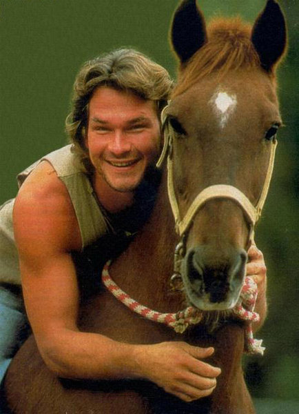 Tu savais que Patrick Swayze a failli jouer de la basse pour Trust