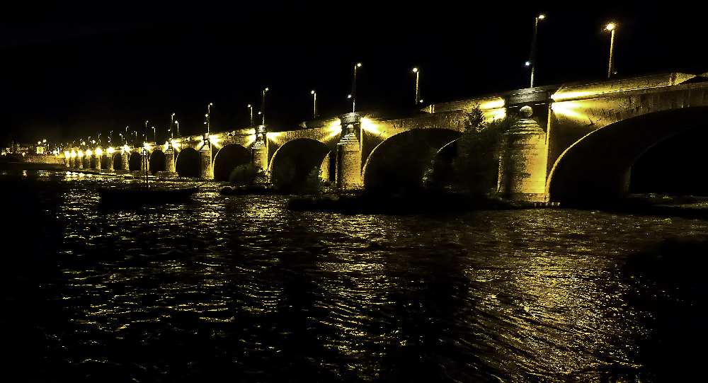 Une Rave c’est un festival ? Moi à ce moment la je te met une enceinte sous le pont Wilson et je t’en fais un un festival !