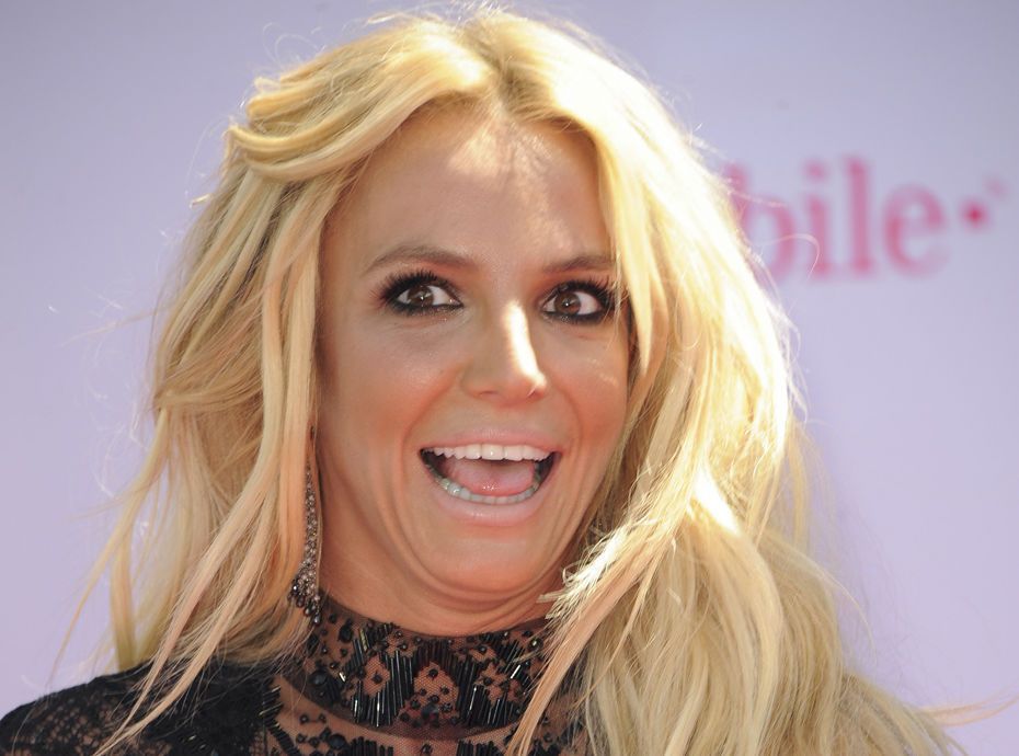 Si jamais tu te sens triste rappelle toi que la terre a 4,543 billon d’année et que toi tu as réussi à exister à la même époque que Britney Spears.