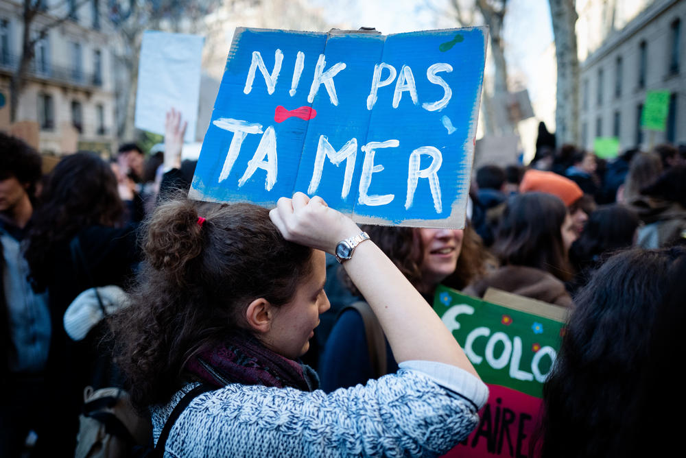 Nous on est jeunes, on a de la ressource, pas comme la planète.